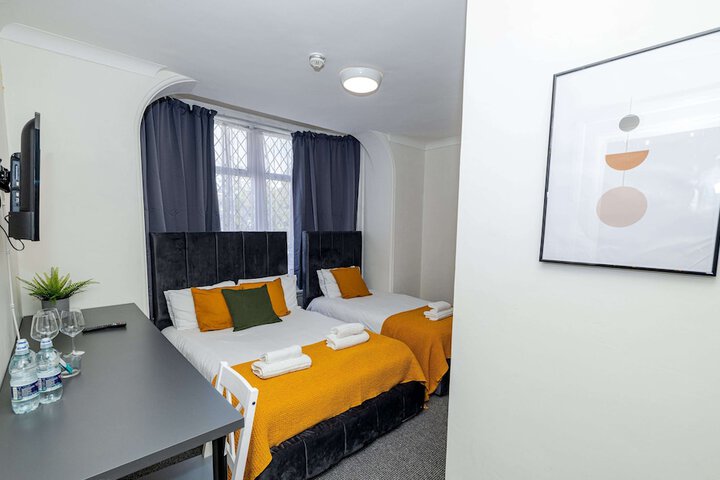 Room 27 of 129