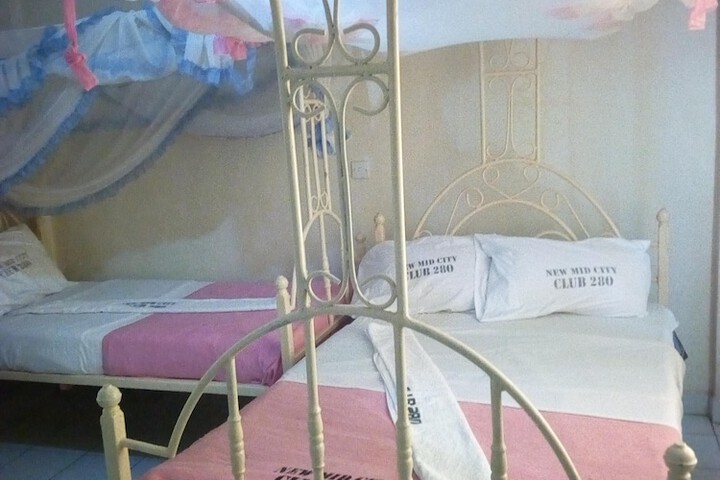Room 6 of 22