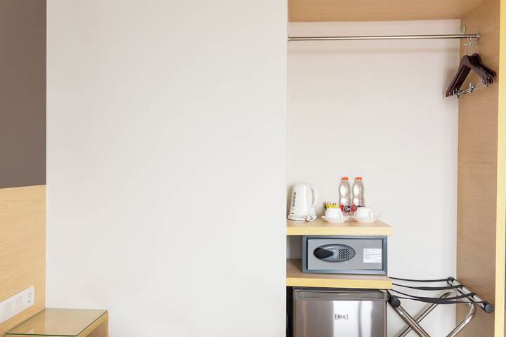 Room 15 of 64
