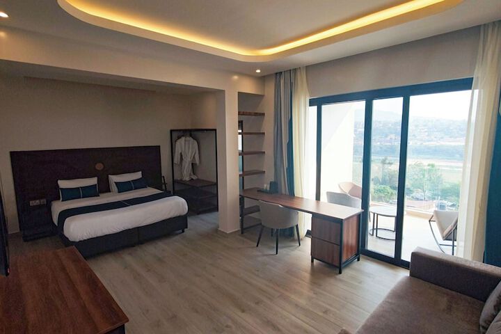 Room 43 of 106