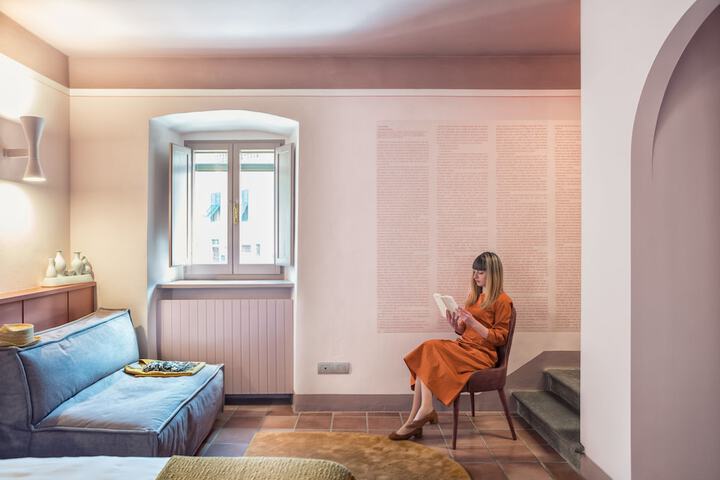 Room 27 of 46