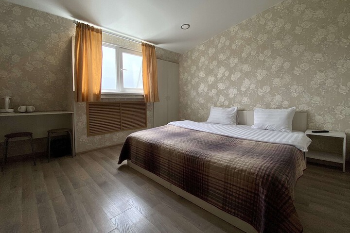 Room 11 of 26
