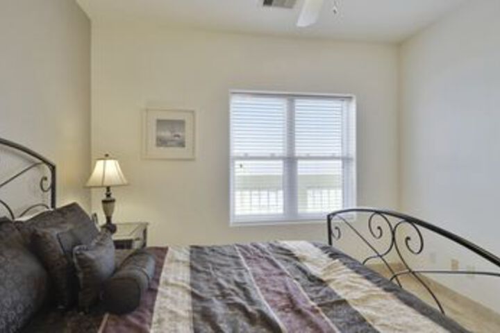 Room 10 of 24
