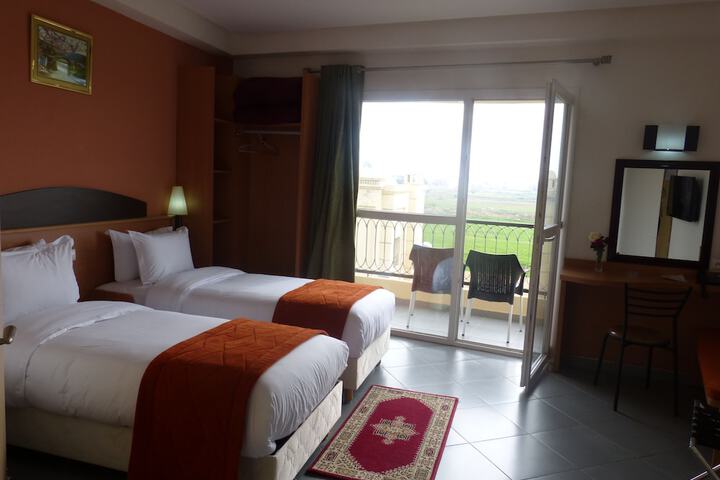 Room 8 of 40