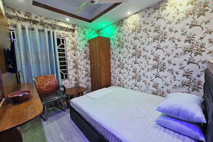 Room 12 of 15