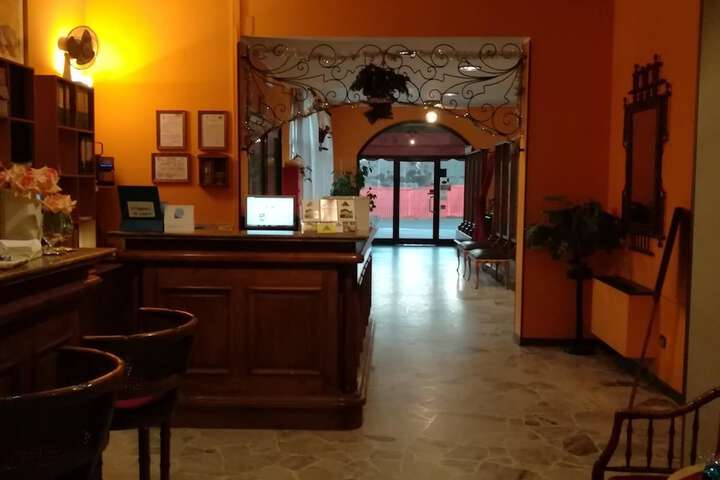 Entrance & Lobby