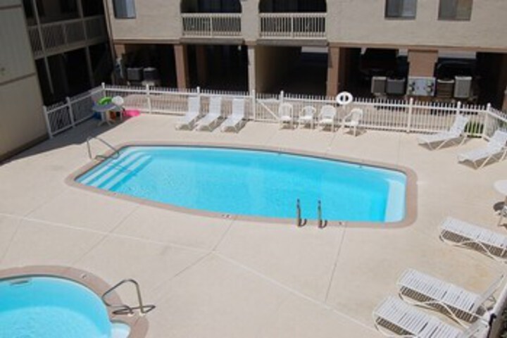 Pool 30 of 50