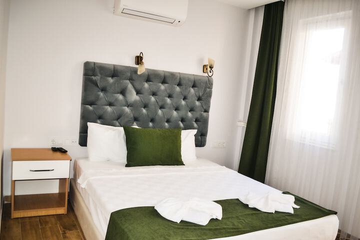 Room 4 of 25