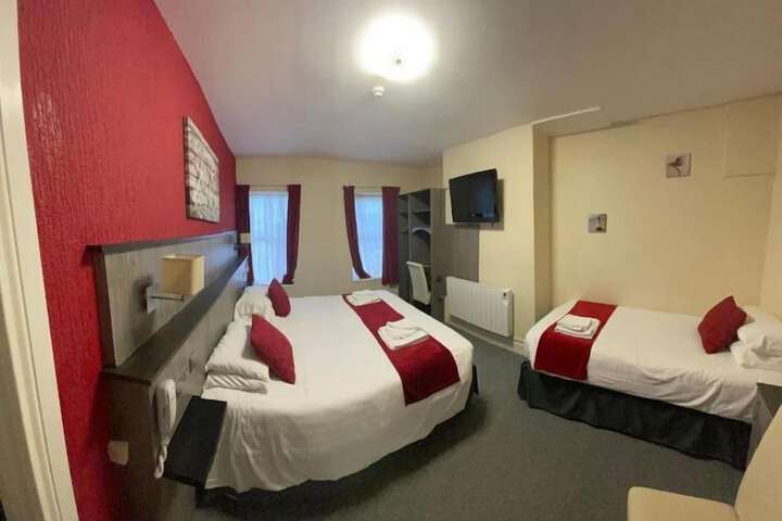 Room 9 of 26
