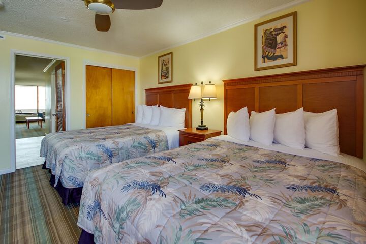 Standard 2 Queen Beds City View No Balcony (38 of 51)