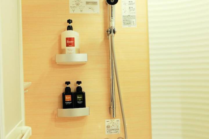 Clean Restrooms