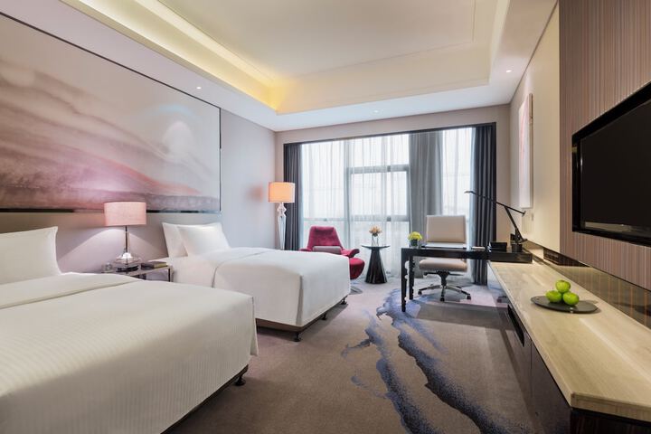 Room 15 of 36