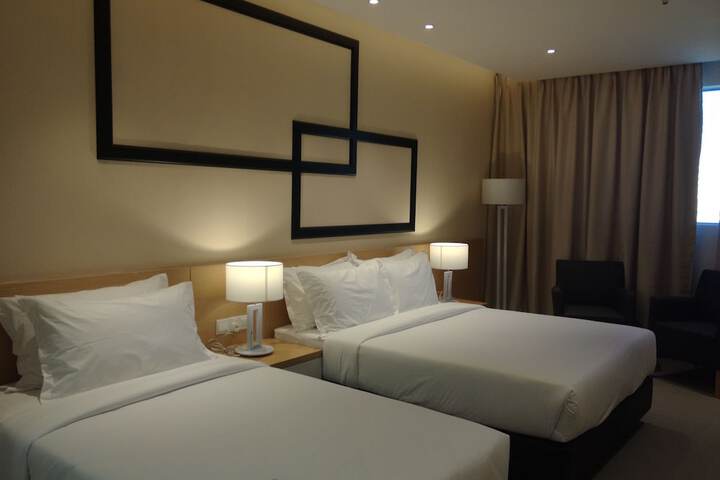 Room 18 of 32
