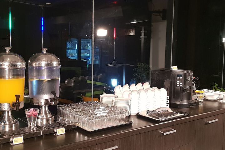 Breakfast/Coffee Service 20 of 30