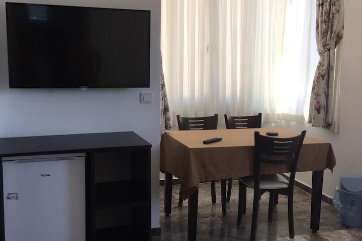 Room 13 of 48