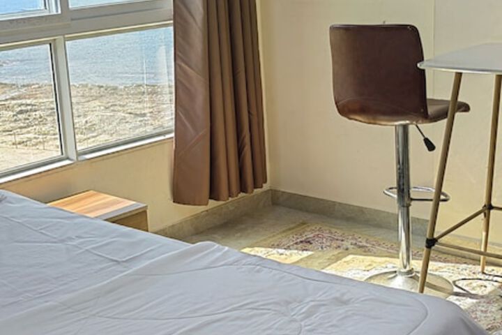 Room 4 of 41