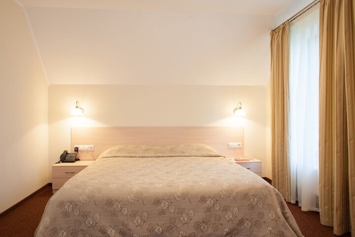 Room 7 of 60
