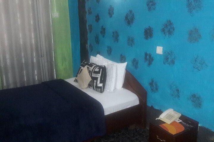 Room 30 of 33
