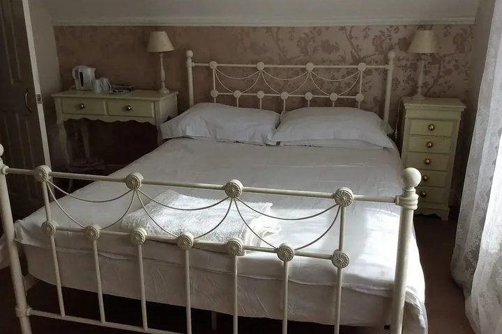 Room 8 of 20