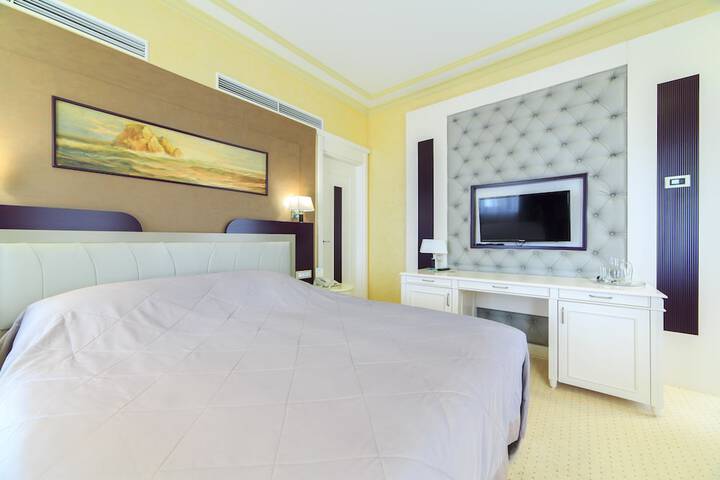 Room 25 of 117