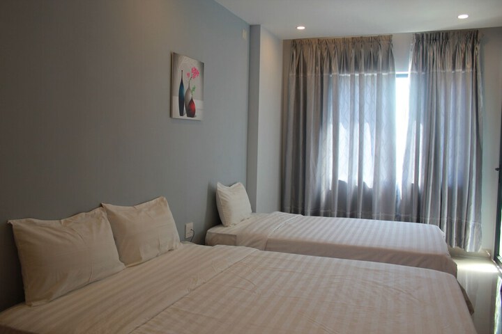 Room 5 of 33