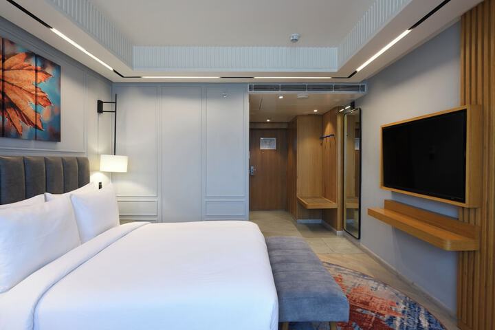 Room 12 of 69