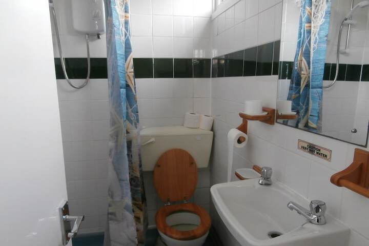 Room 10 of 12