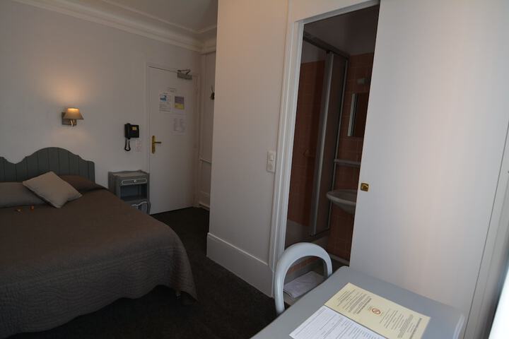 Room 17 of 35