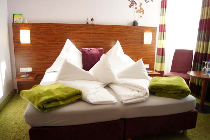 Room 10 of 63