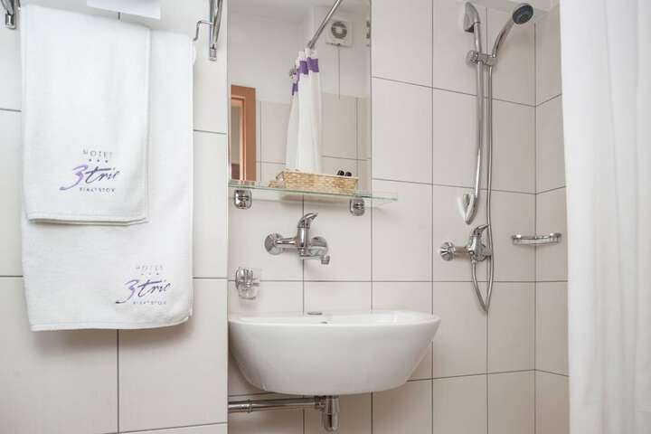 Room 10 of 23