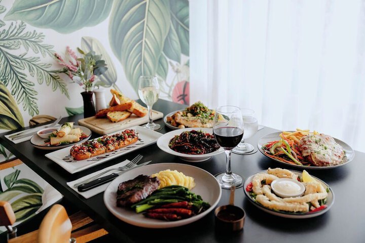 Dining 98 of 125