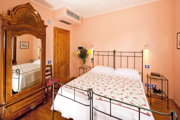 Room 25 of 75