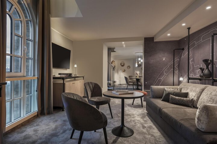 Room 49 of 121