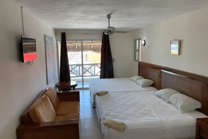 Room 4 of 15