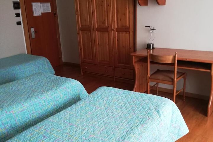 Room 8 of 35