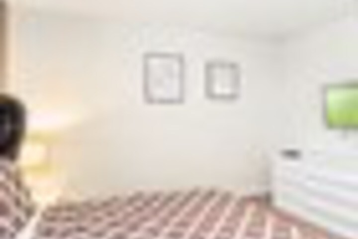Room 41 of 216