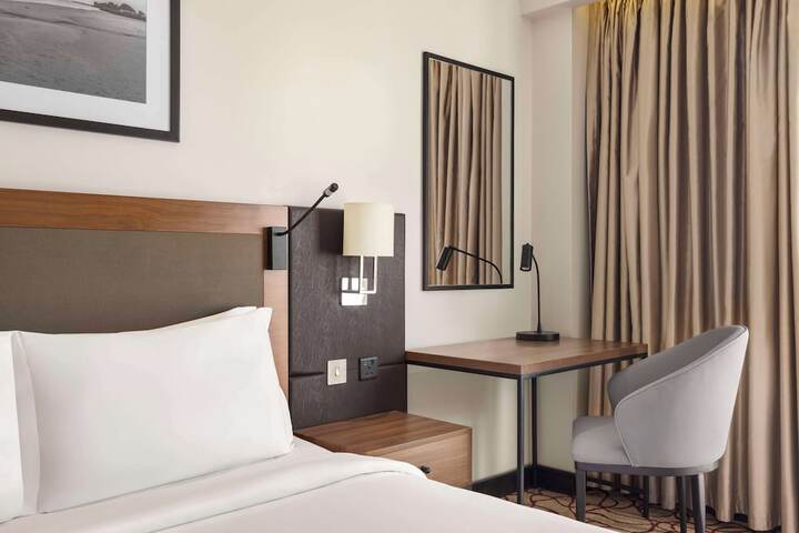 Room 8 of 164