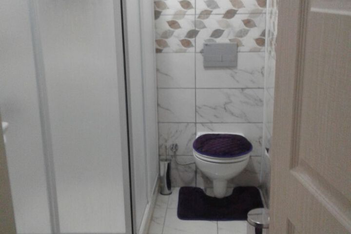 Room 102 of 185
