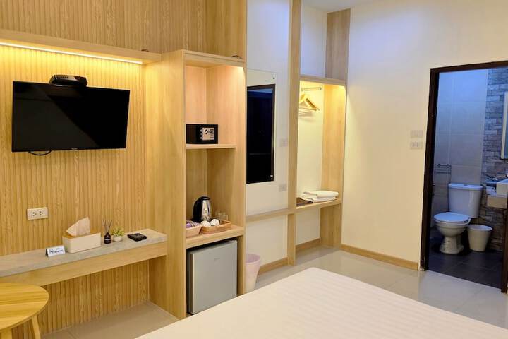 Room 52 of 97