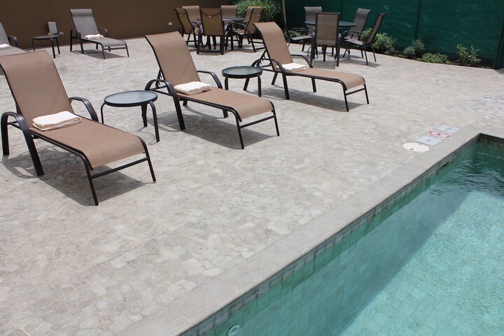 Pool 23 of 51