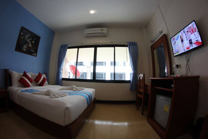Room 13 of 50