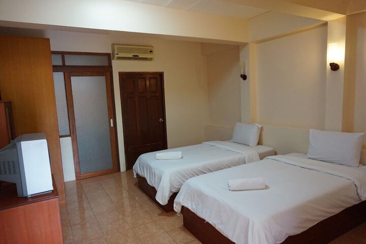 Room 16 of 53