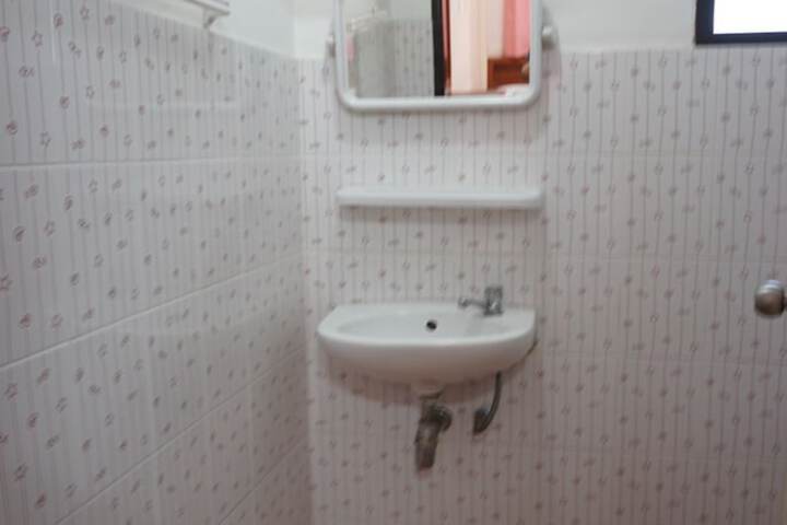 Room 20 of 27