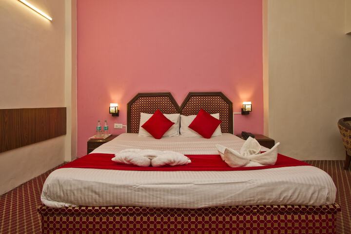 Room 5 of 44