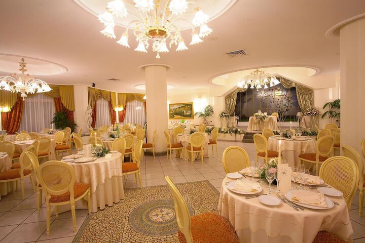 Dining 44 of 62