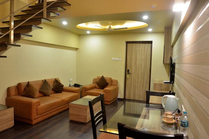 Room 10 of 93