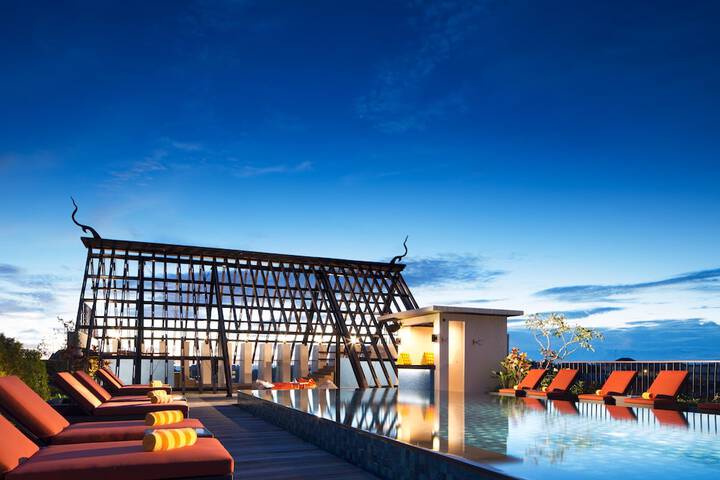 Pools & Facilities