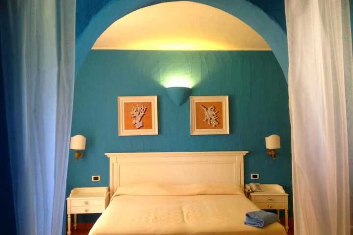 Room 6 of 22