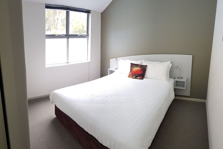 Room 2 of 40