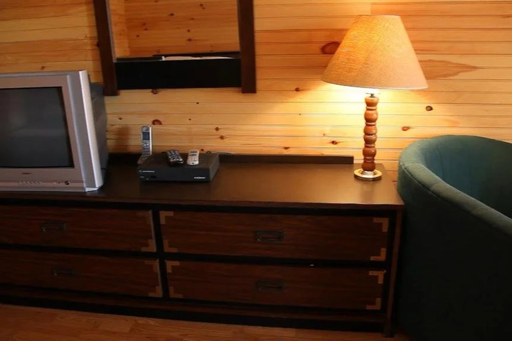 Room 4 of 10